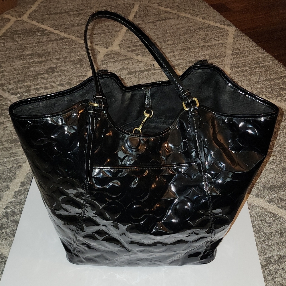 Coach Peyton Op Art Black Patent Leather Tote - Picture 3 of 16